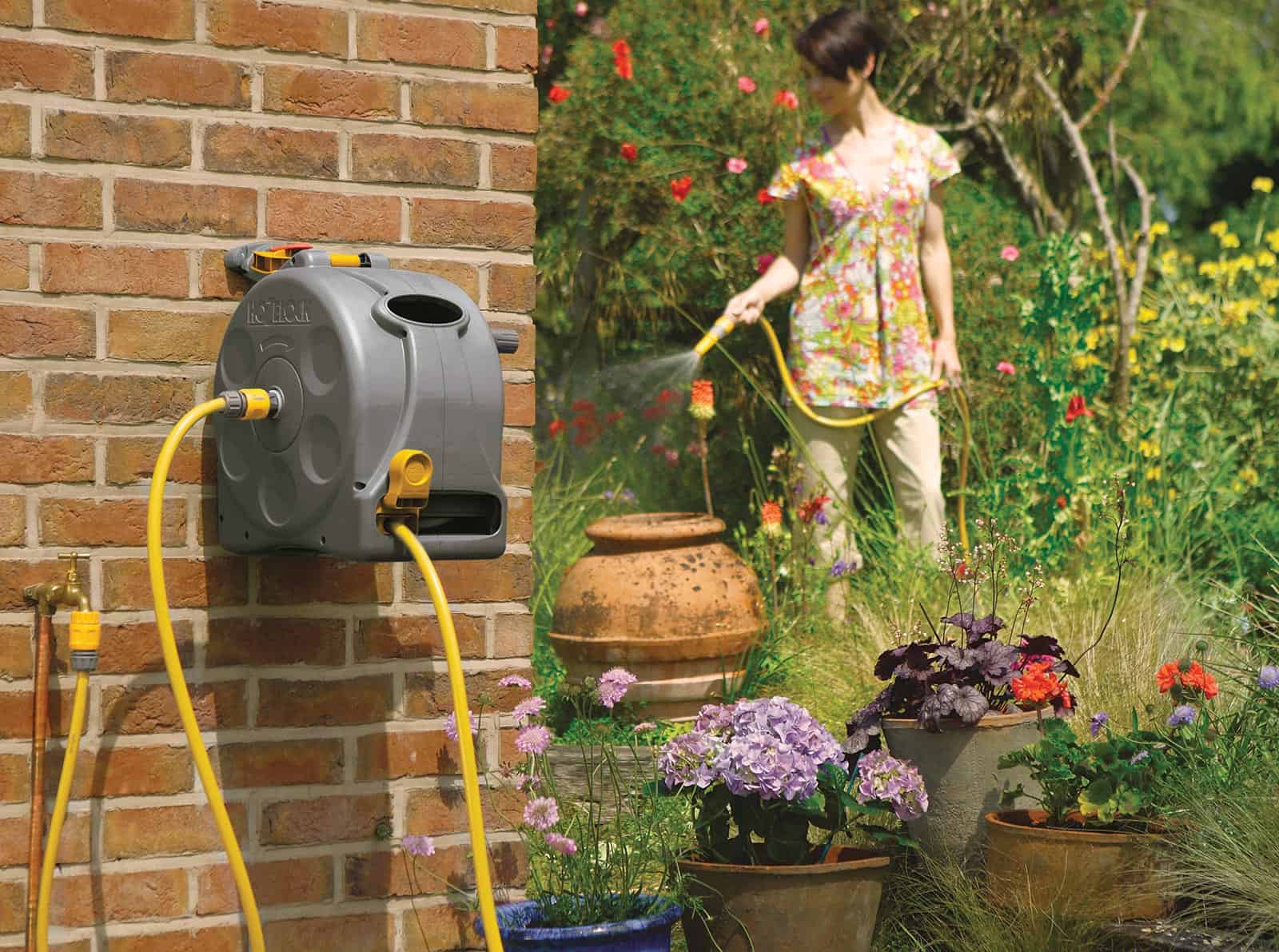 Hozelock Compact Reel 25m Hose Mp & Nozzle - Image 2