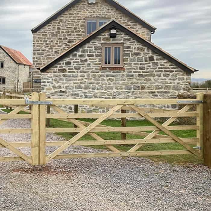 Field 5 Bar Gates 915mm - Image 3